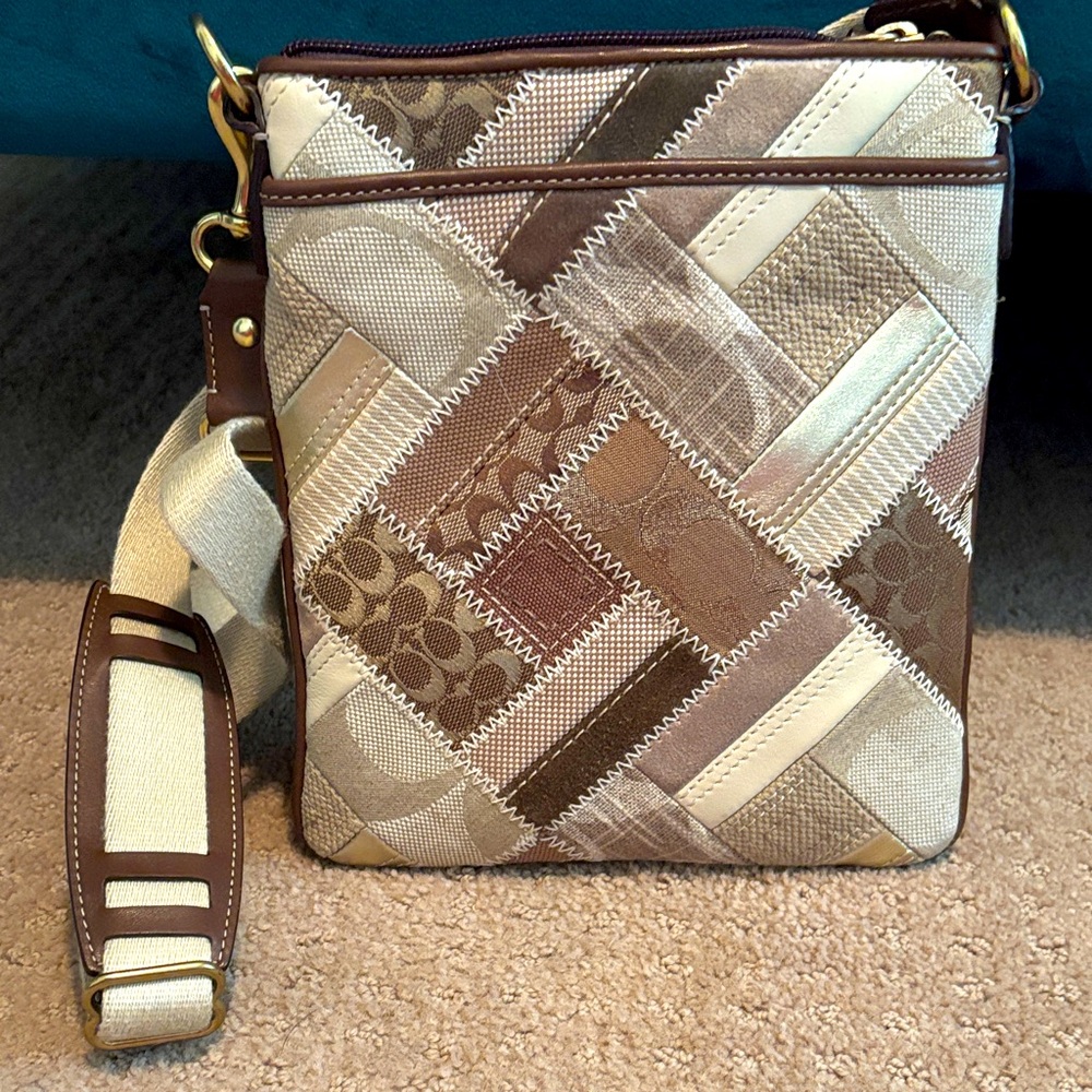 EUC Coach Purse with Gold Wallet